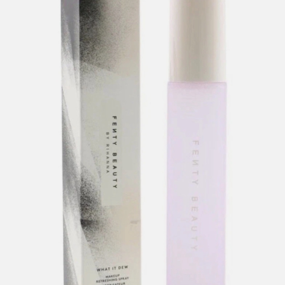 Fenty Beauty What It Dew Makeup Refreshing Spray - Light Purple